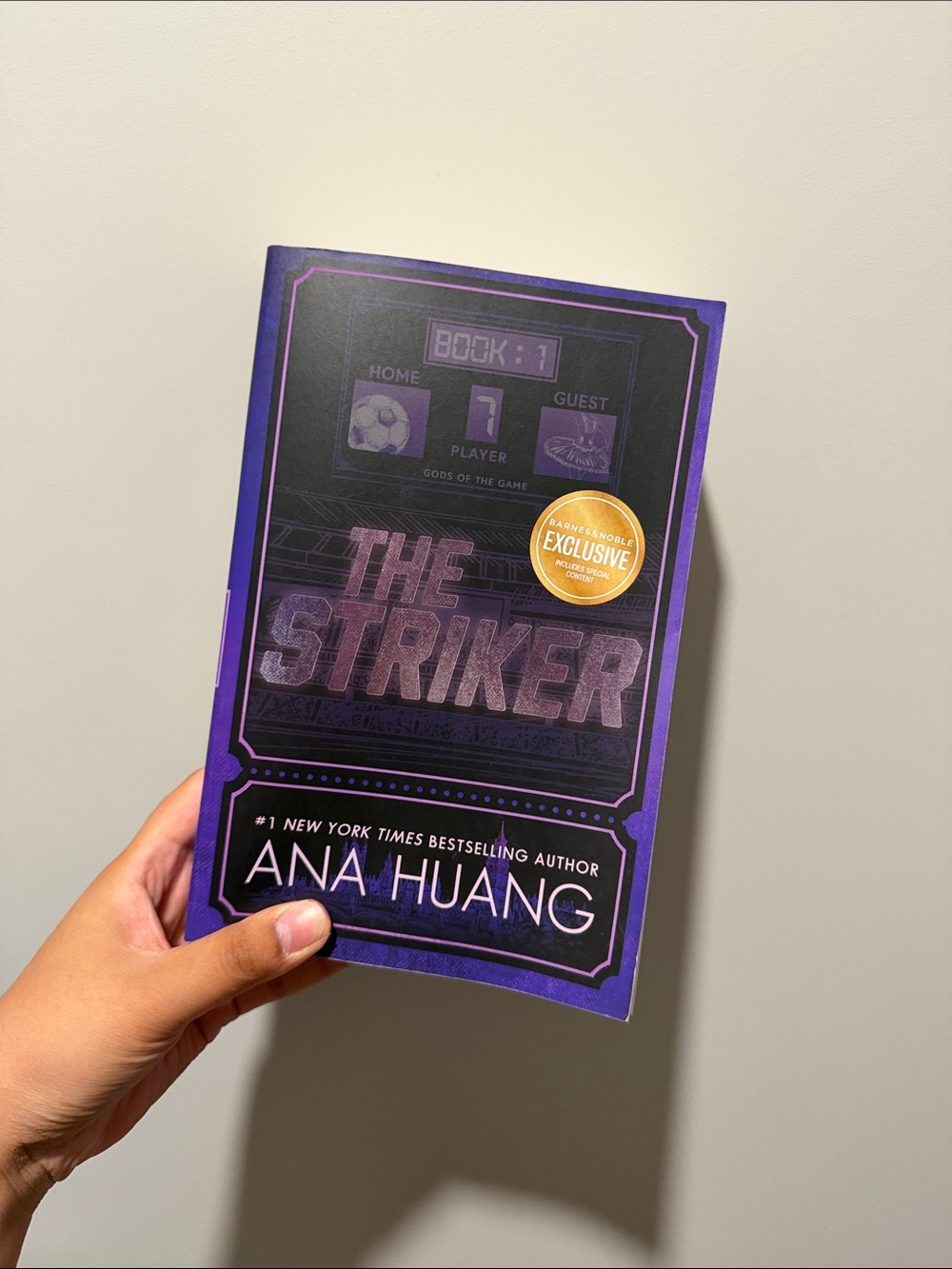 The Striker by Ana Huang - Paperback